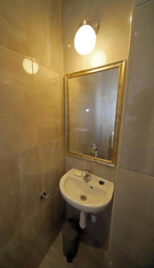 Denis Apartman Apartamento Eger Exterior foto